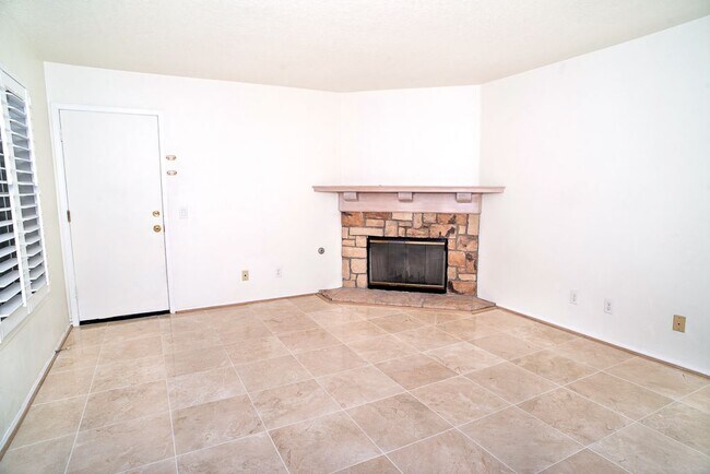 Building Photo - 12021 Falcon Crest Way
