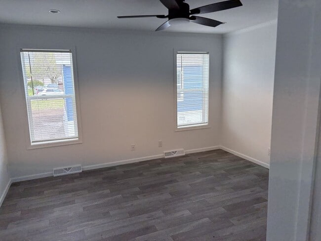 Building Photo - 13885 Bunratty Ave