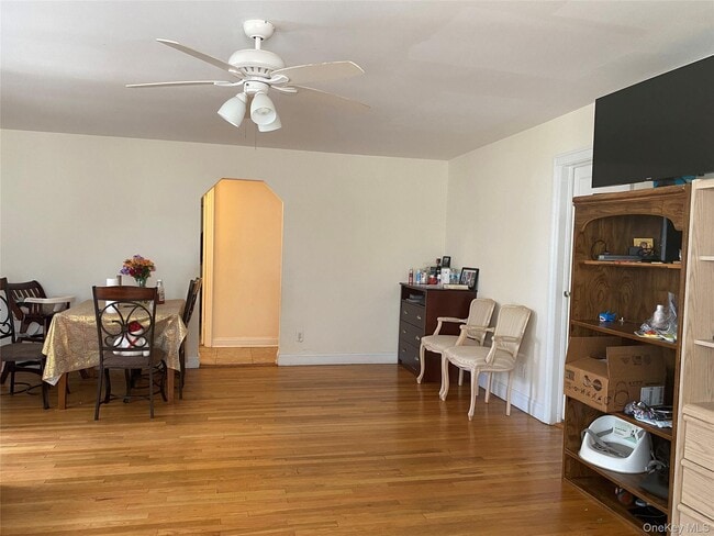 Building Photo - 60 Schmeelk Pl