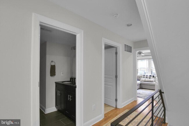 Building Photo - 1715 N Howard St