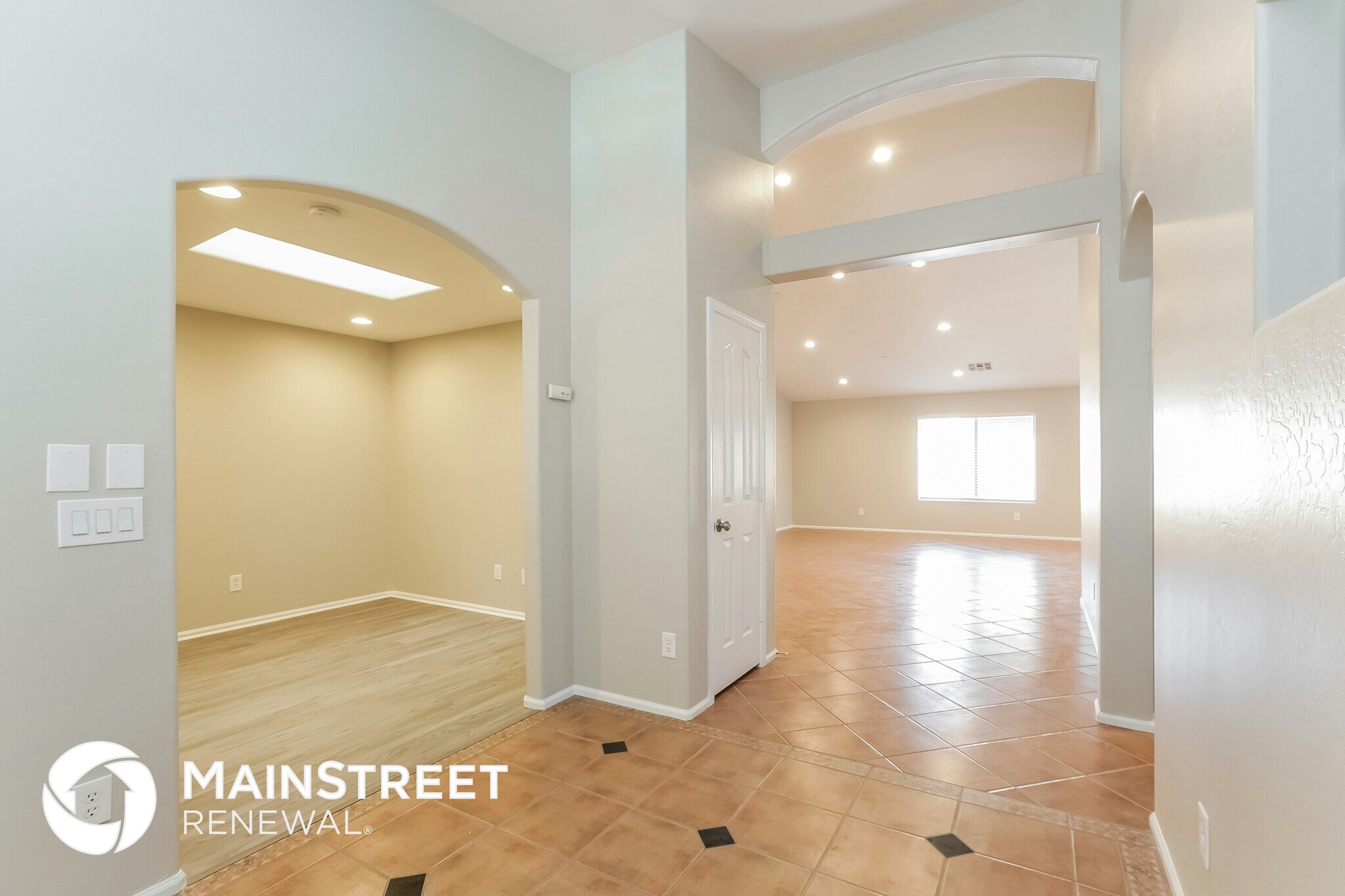 Building Photo - 17406 W Mohave St