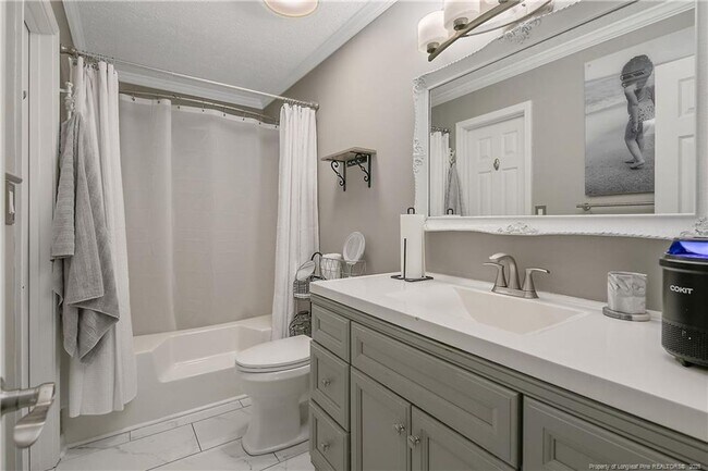 Building Photo - 2 Bedrooms 2 Bathrooms Condo