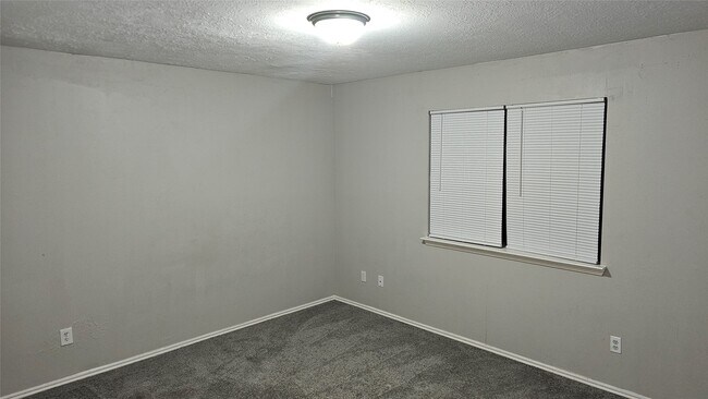 Building Photo - 3602 Red Fir Dr