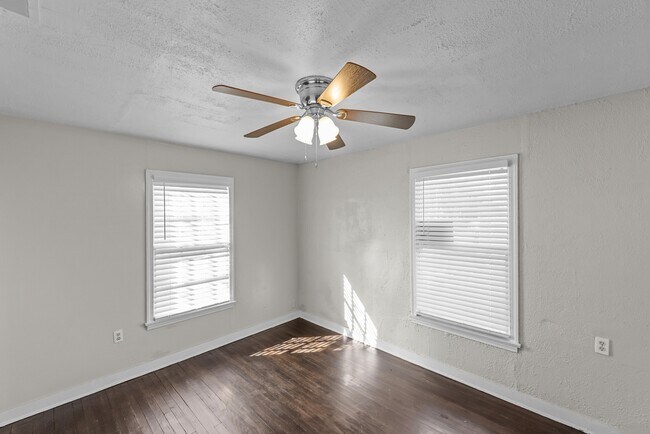 Building Photo - 2609 Herring Ave