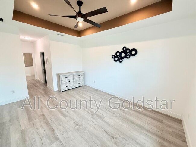 Building Photo - 6049 Higgins Ln