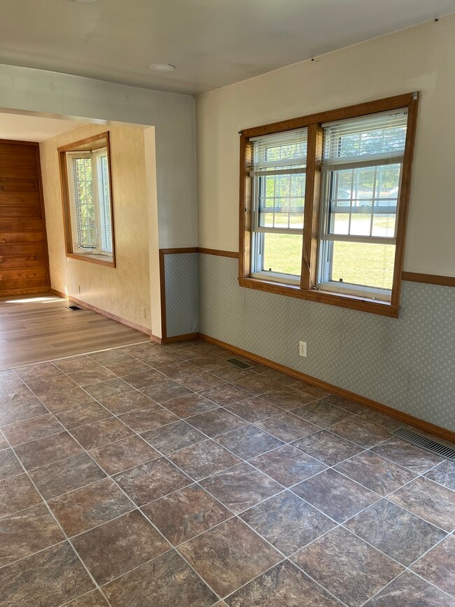 Building Photo - 1035 IN-25