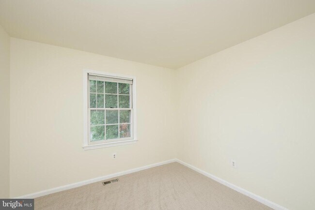 Building Photo - 7810 Lake Pleasant Dr