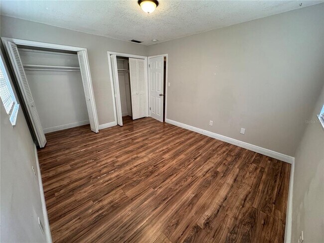 Building Photo - 5260 Lima Pl