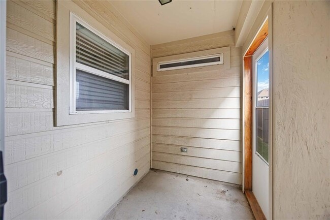 Building Photo - 29319 Alba Rose Dr