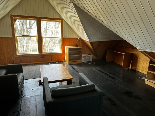 Building Photo - 3 bd, 1 ba house just north of downtown, w...