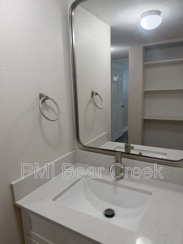 Building Photo - 1824 Thonig Rd