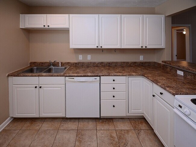 Building Photo - 3024 S 107th Ave