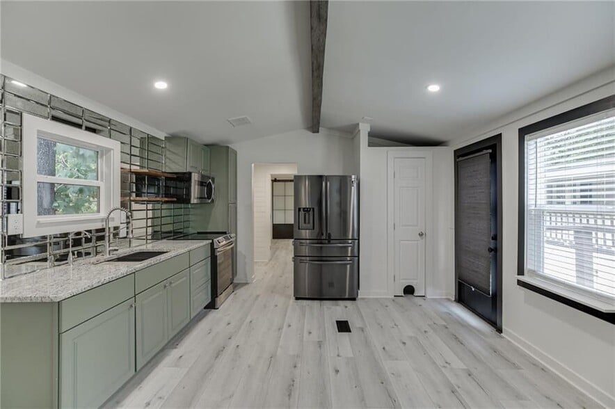 Building Photo - 3685 Fir Dr
