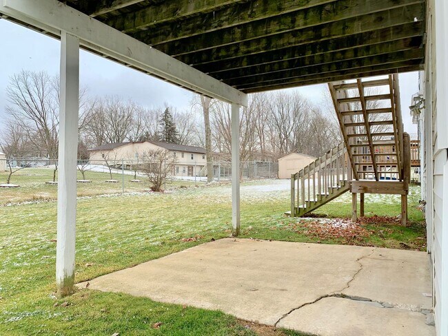 Building Photo - Four Bedroom Home in Kentwood