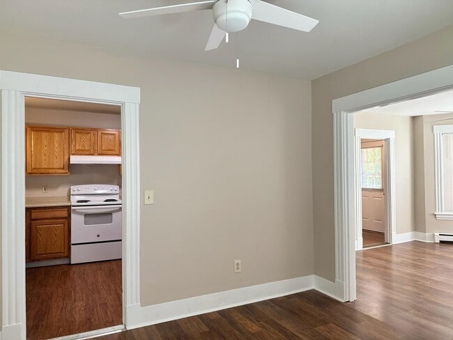 Building Photo - 189 E Bow St