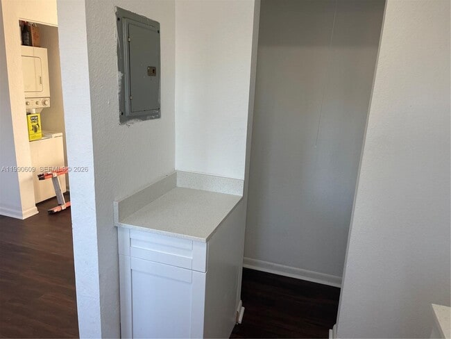 Building Photo - 8301 NW 4th Ave