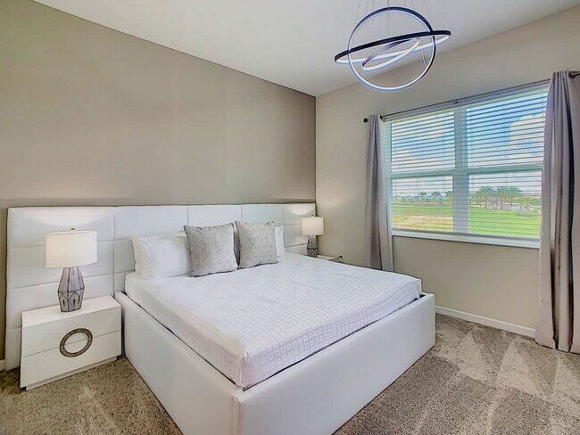 Building Photo - 1520 Oasis Club Blvd