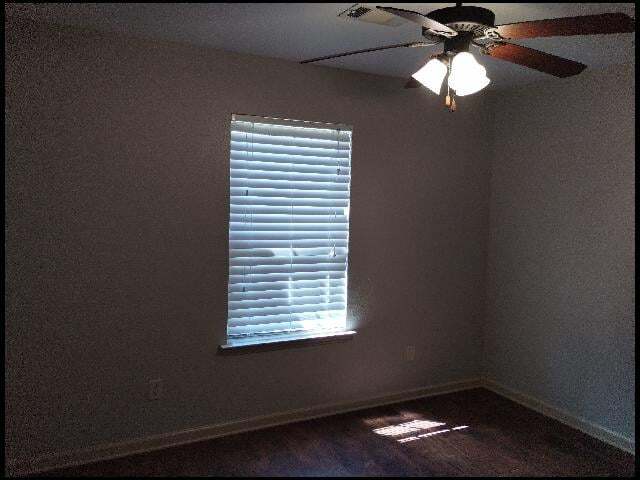 Building Photo - 400 E Locust St