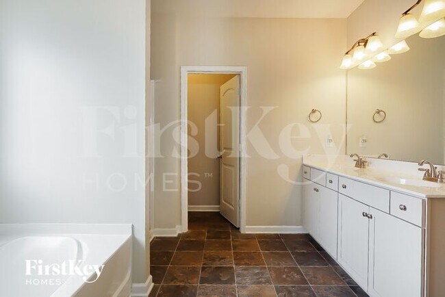 Building Photo - 6608 Rice Cir