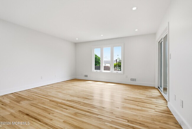 Building Photo - 108 Neptune Ave