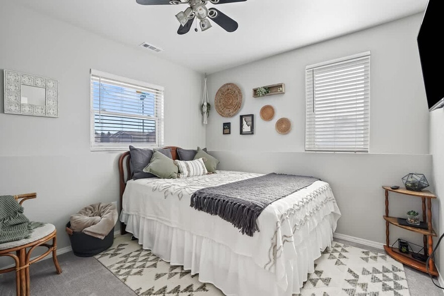 Building Photo - 1619 Ruby Ct