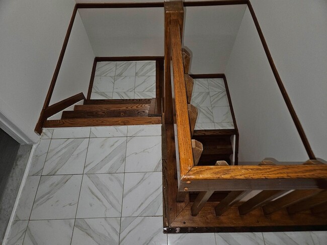 Building Photo - 806 Spinnaker Ct