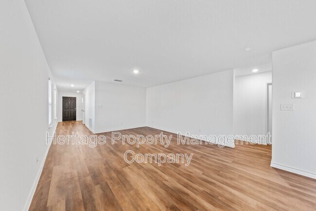 Building Photo - 817 Heartseed Ave