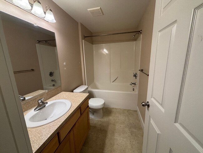 Building Photo - 234