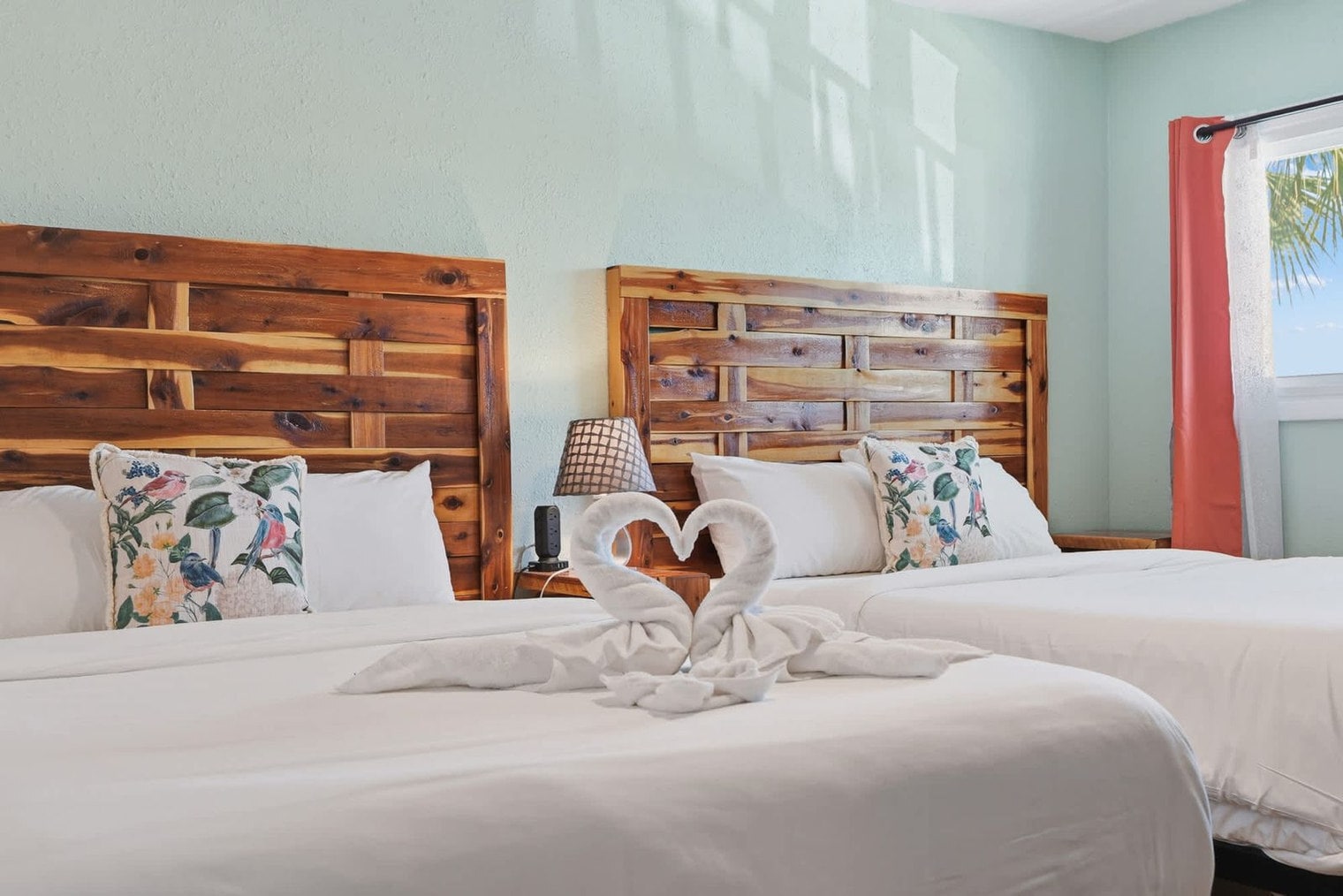 Building Photo - 8743 Thomas Dr