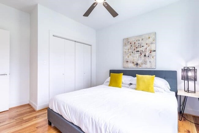 Building Photo - 1753 Pasadena St