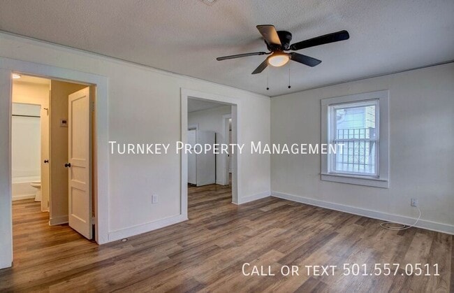 Building Photo - 4904 Lynch Dr