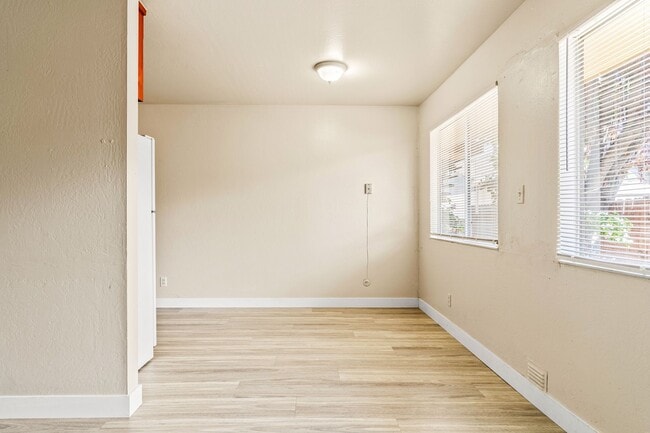 Building Photo - Oakland Oasis: Recently Renovated 1 Bed, 1...