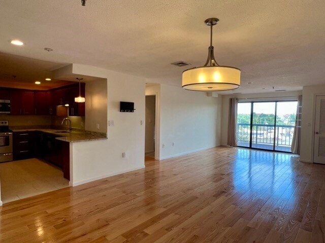 Building Photo - 3920 Mystic Valley Pky