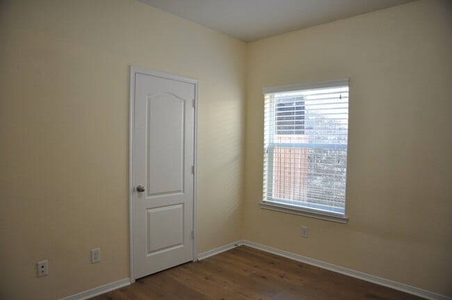 Building Photo - 6315 Denison Oaks Dr