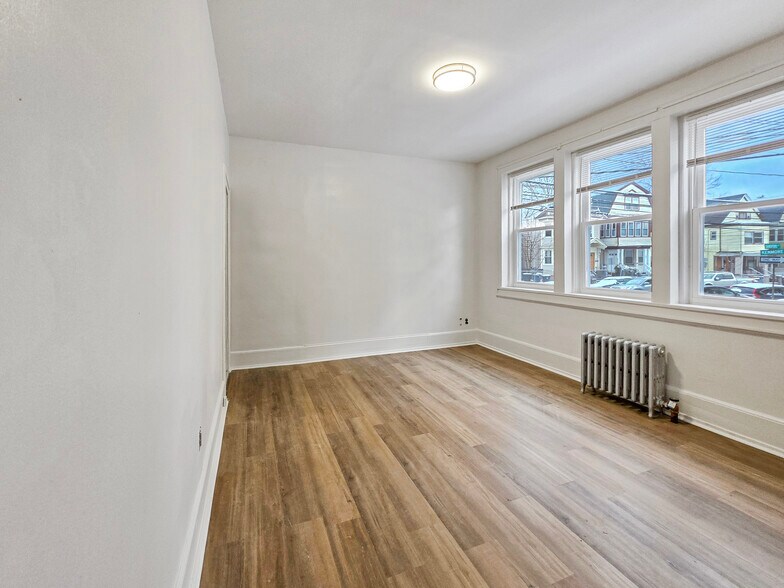 Building Photo - 5 Kenmore Ave