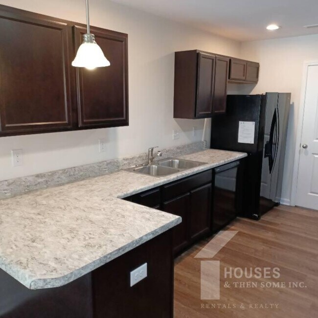 Building Photo - 401 Bramlett Rd