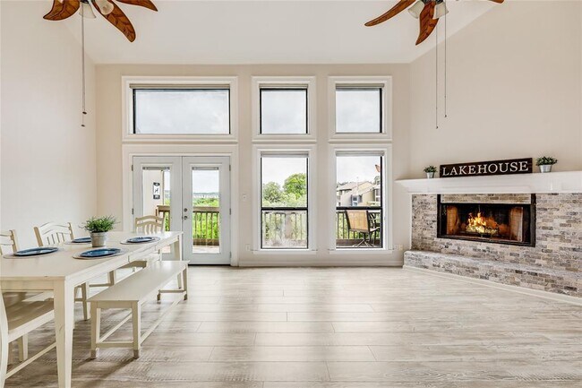 Building Photo - 169 Comanche Dr