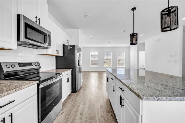 Building Photo - 5772 Schelton Pl