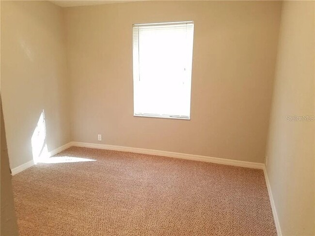 Building Photo - 990 E Bay St