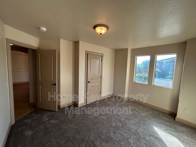 Building Photo - 157 E Foothill Dr