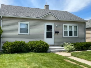 Building Photo - Charming Milwaukee Home with Comfortable Living & Classic Appeal
