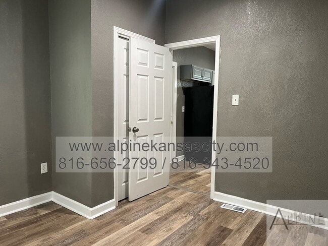 Building Photo - Updated NE Home! Section 8 READY!
