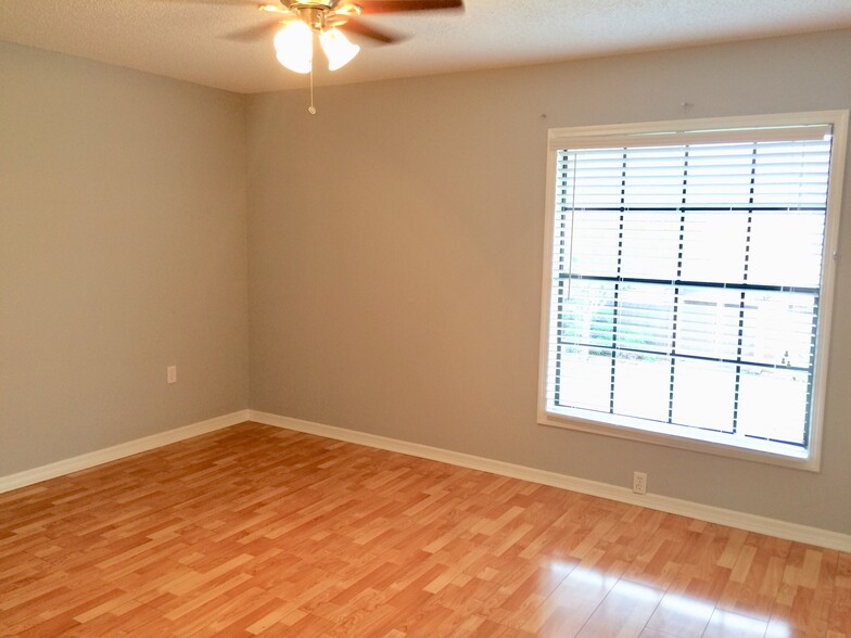 Building Photo - 7404 Woodburn Ct
