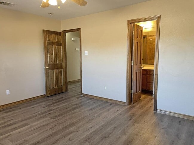 Building Photo - 3120 Conveyor Dr