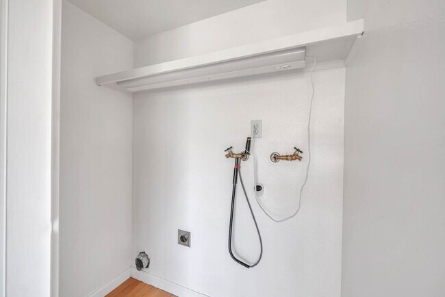 Building Photo - 3926 Oak Villa Cir