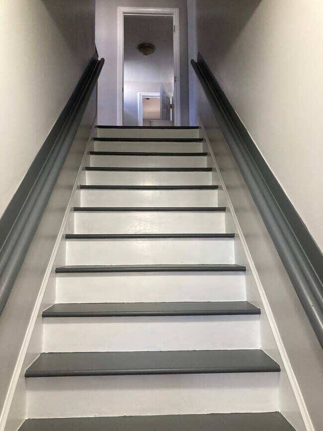 Front Staircase - 60 Division St