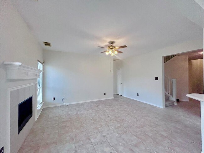 Building Photo - 2519 Silver Meadow Dr