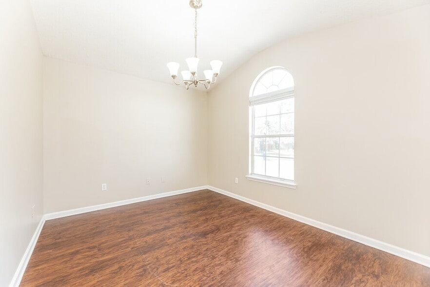 Building Photo - 1124 Native Dancer Ct