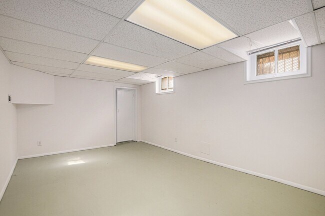 Building Photo - Beautifully Remodeled Home in Cherry Creek