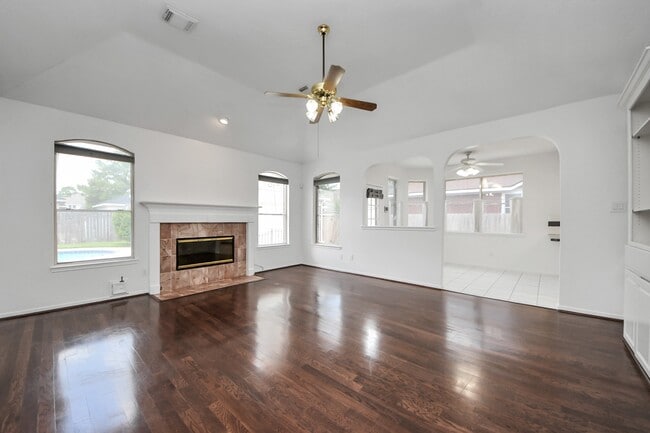 Building Photo - 6406 Castle Ln Dr